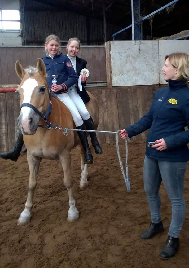 Rianne Sibma bij Epplejeck wintercompetitie Stal Sibma