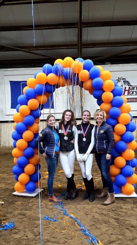 Isa Kramer en Marit Dotinga van Stal Sibma succesvol bij Zitcompetitie Manege Zwolle Isa Kramer en Marit Dotinga van Stal Sibma succesvol bij Zitcompetitie Manege Zwolle